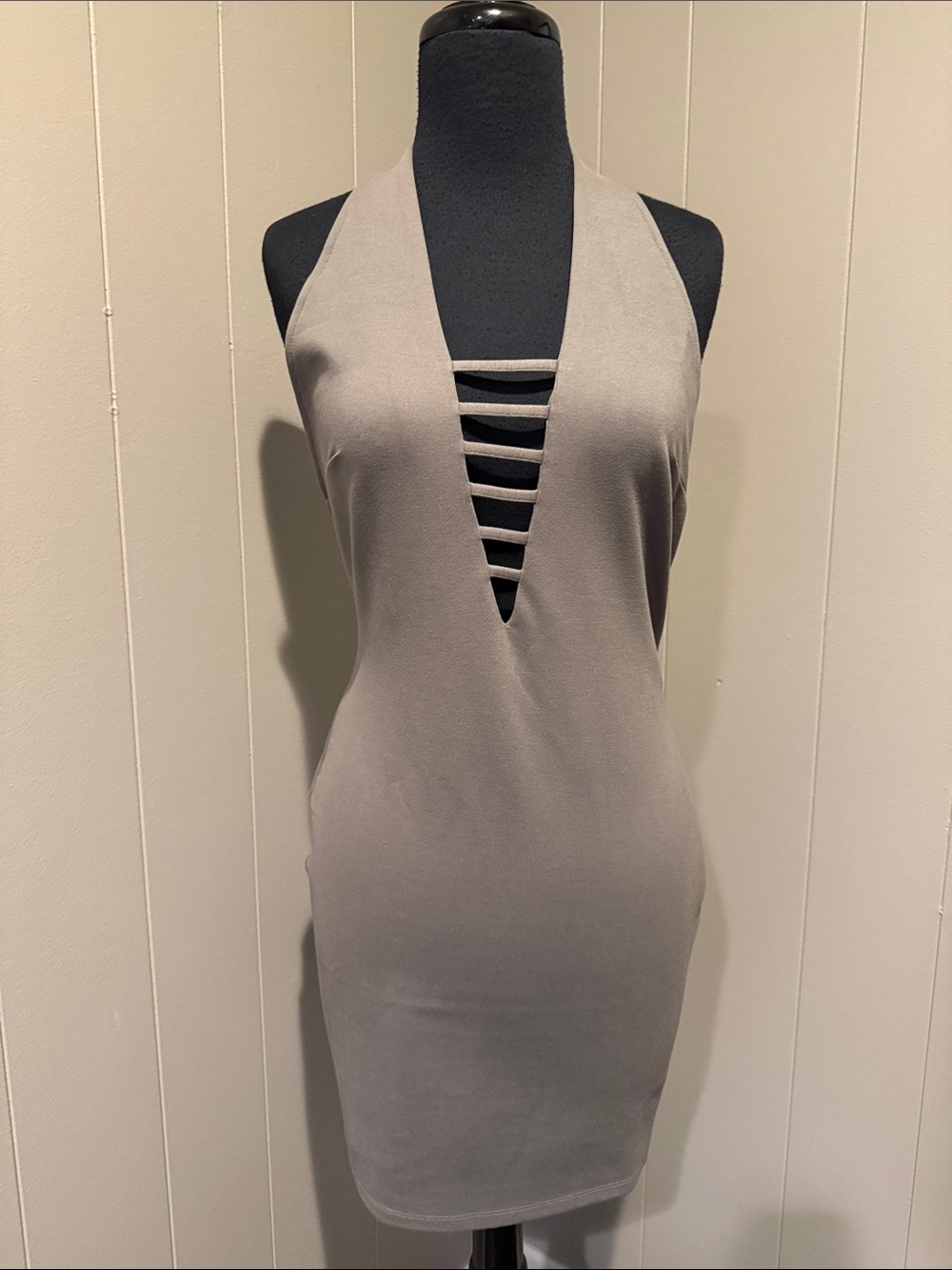 Tobi Women’s Medium Gray Taupe Halter Ladder-Plunge Mini Dress